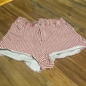 High-waisted red and white striped Shorts